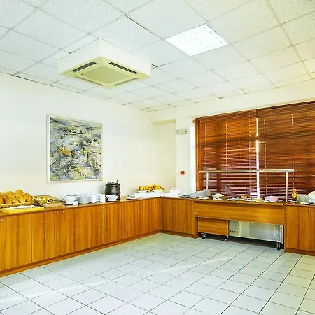 Xenios Paradise Ξενοδοχείο 4*