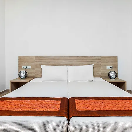 Otel Xenios Paradise